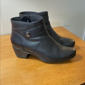 Clarks Emily Calle Black Leather Ankle Booties with Side Button. Size 8.5